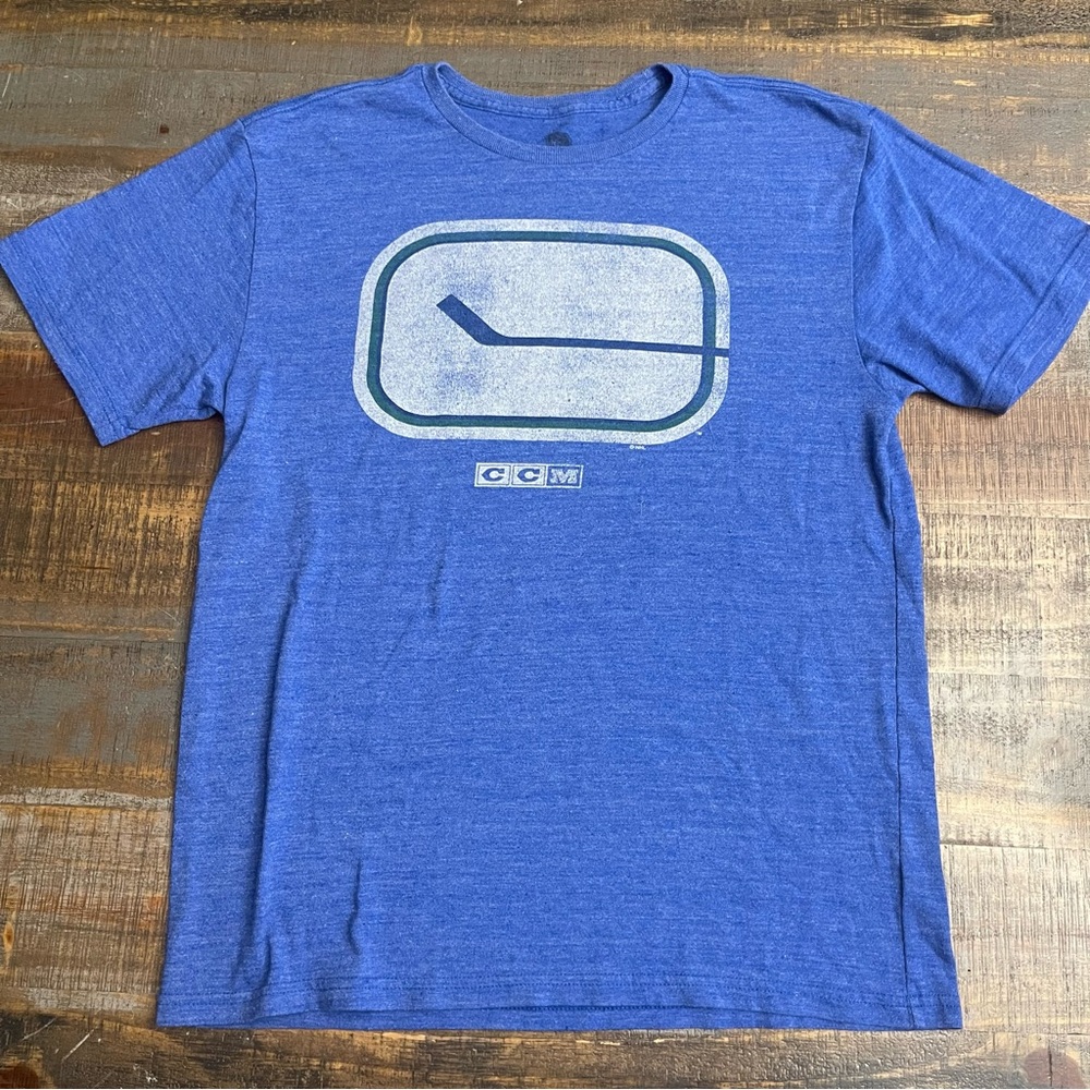NHL CCM Vancouver Canucks Logo Graphic short sleeve Shirt